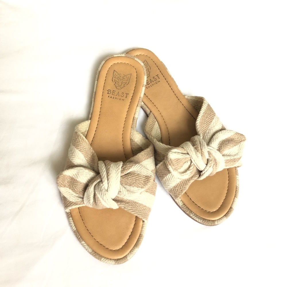 Beast Bow Beige Striped sandals